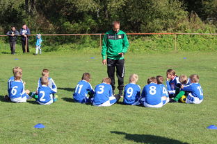 九游体育官网入口-国足比赛失误前战术布置追踪分析，国足总结失败 低估对手