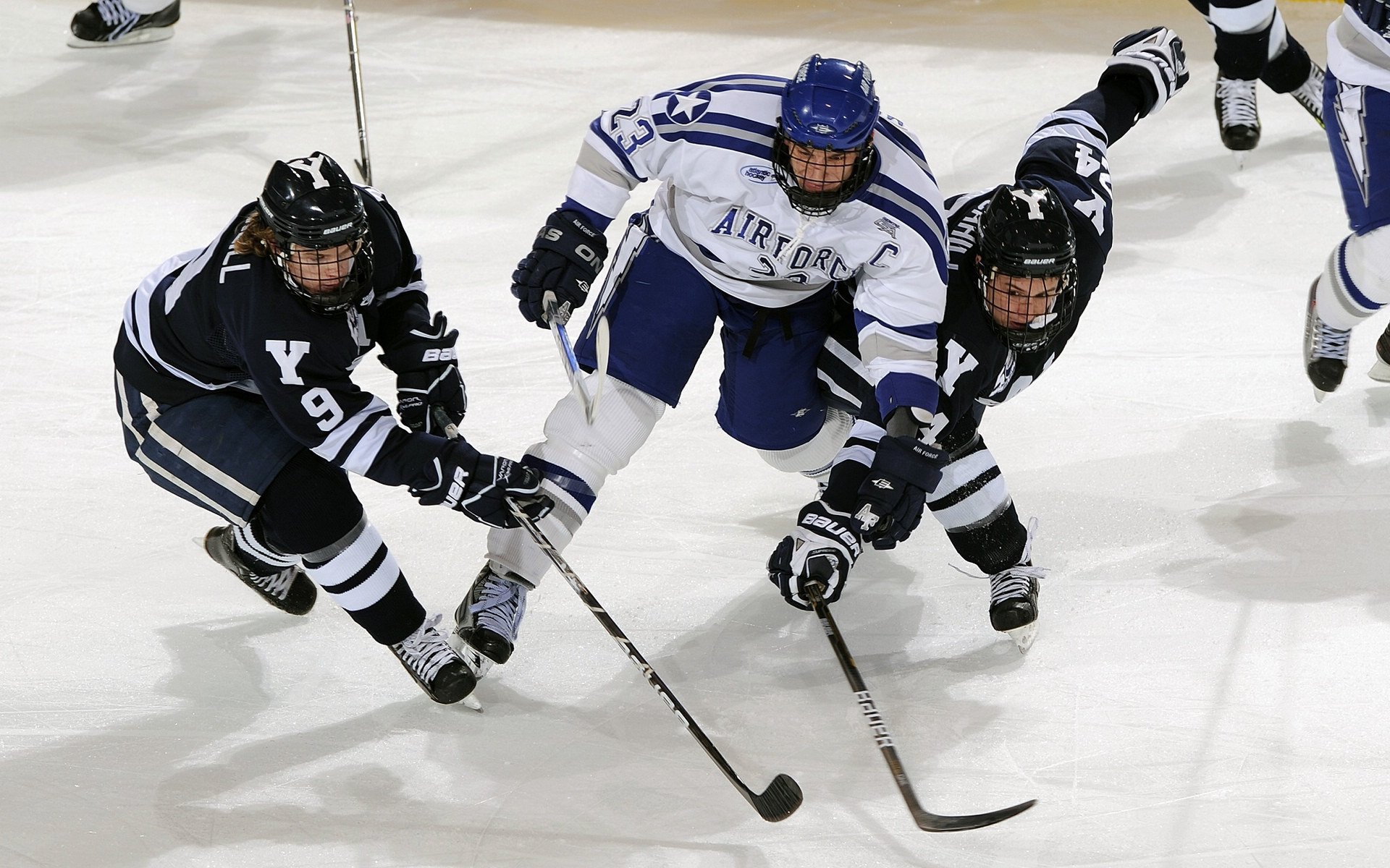 电竞主场氛围打造升级引入更多粉丝互动，电竞战队主场