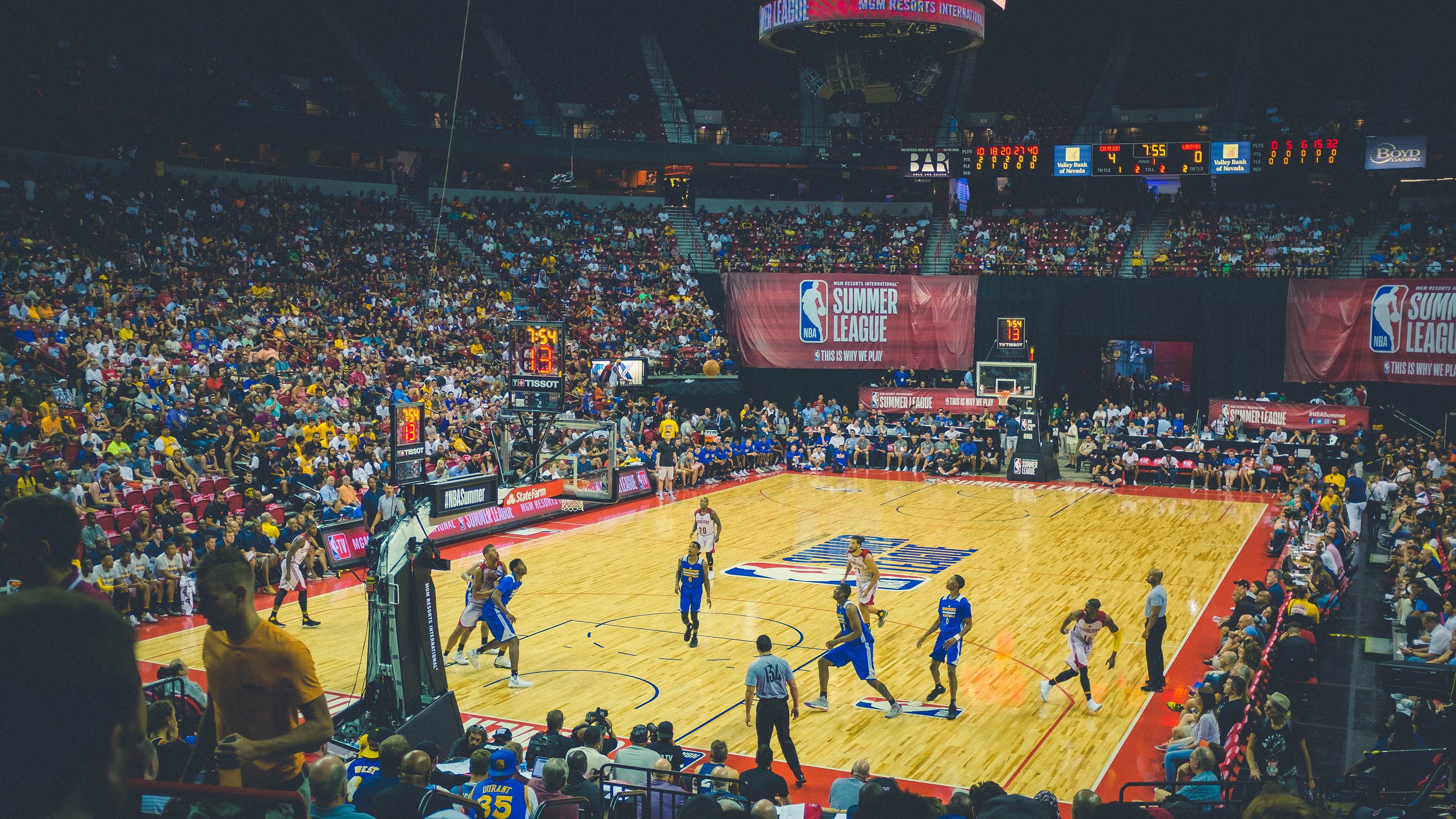 《PUBGMobile》“星际奇兵”线下决战,操作与策略的完美结合!